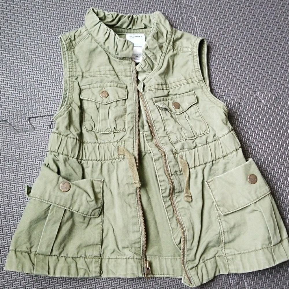 Old navy girls green utility vest 3t